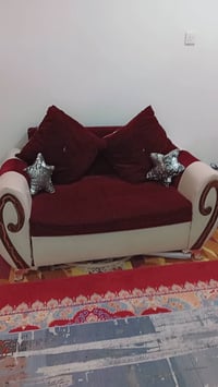 كنبة • نضيفه • مستعمله