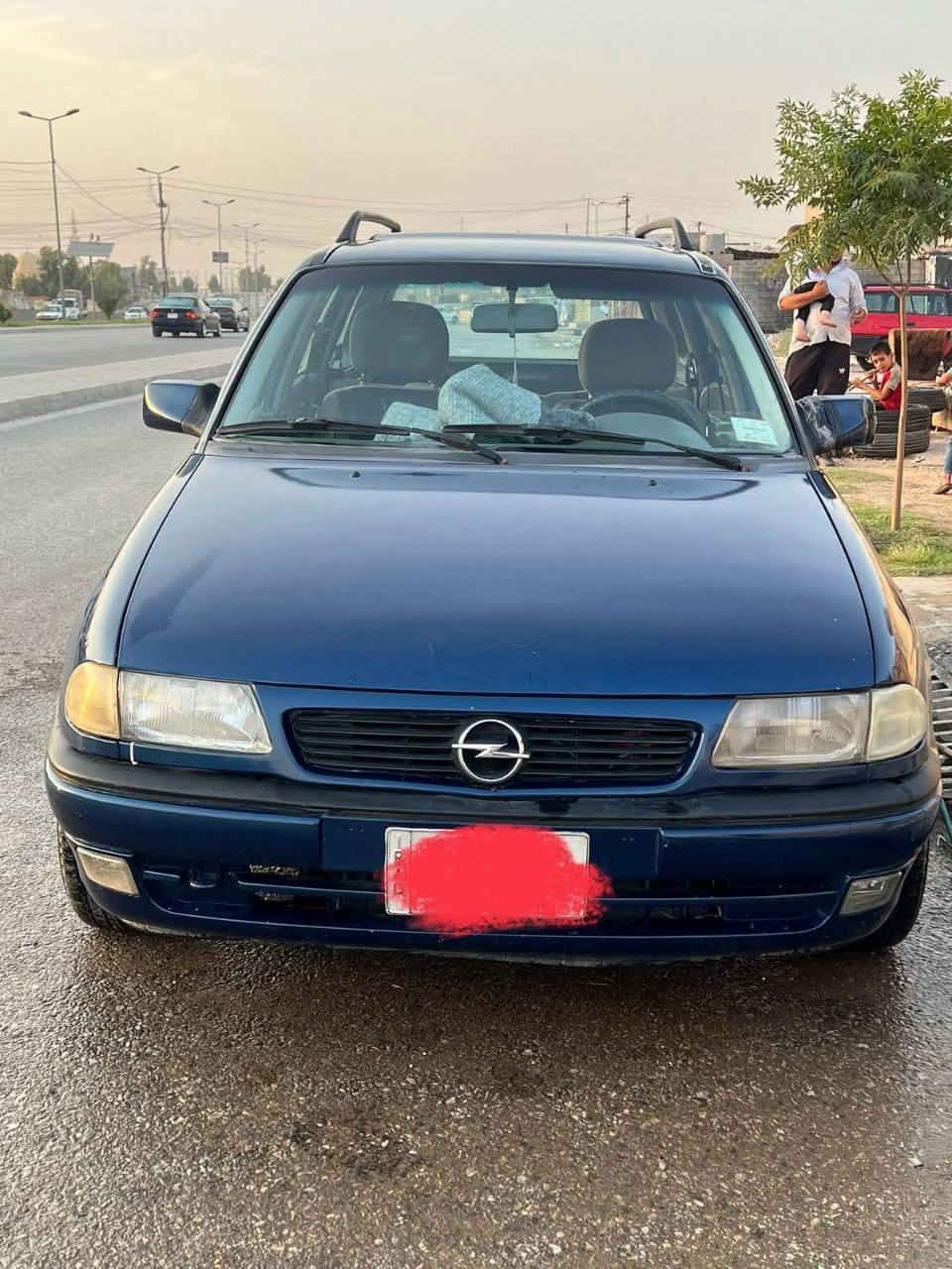 السلام عليكم استرا للبيع موديل 1991 گير ومحرك شرط طخم جديد صبغ عام جماليه رقم بغداد مشروع وطني كابون بانزين الشرعي موصل جانب الايمن ***********
