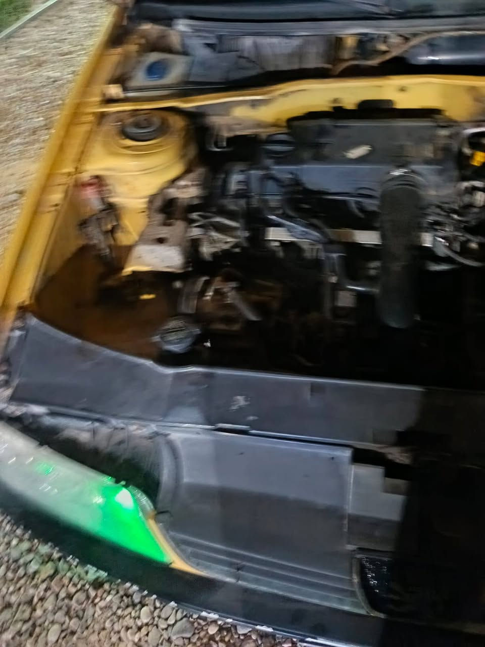 سلام عليكم سياره البيع بيجو 4005مكينه وكير جدد مصفره هيئه وغرامات  حداديه جديده تبريد ثلج سنويه 28 راعيه بل سعر  27 بصره ويريد تحويل العوان بصره *********** انا بكلف بل نشر
