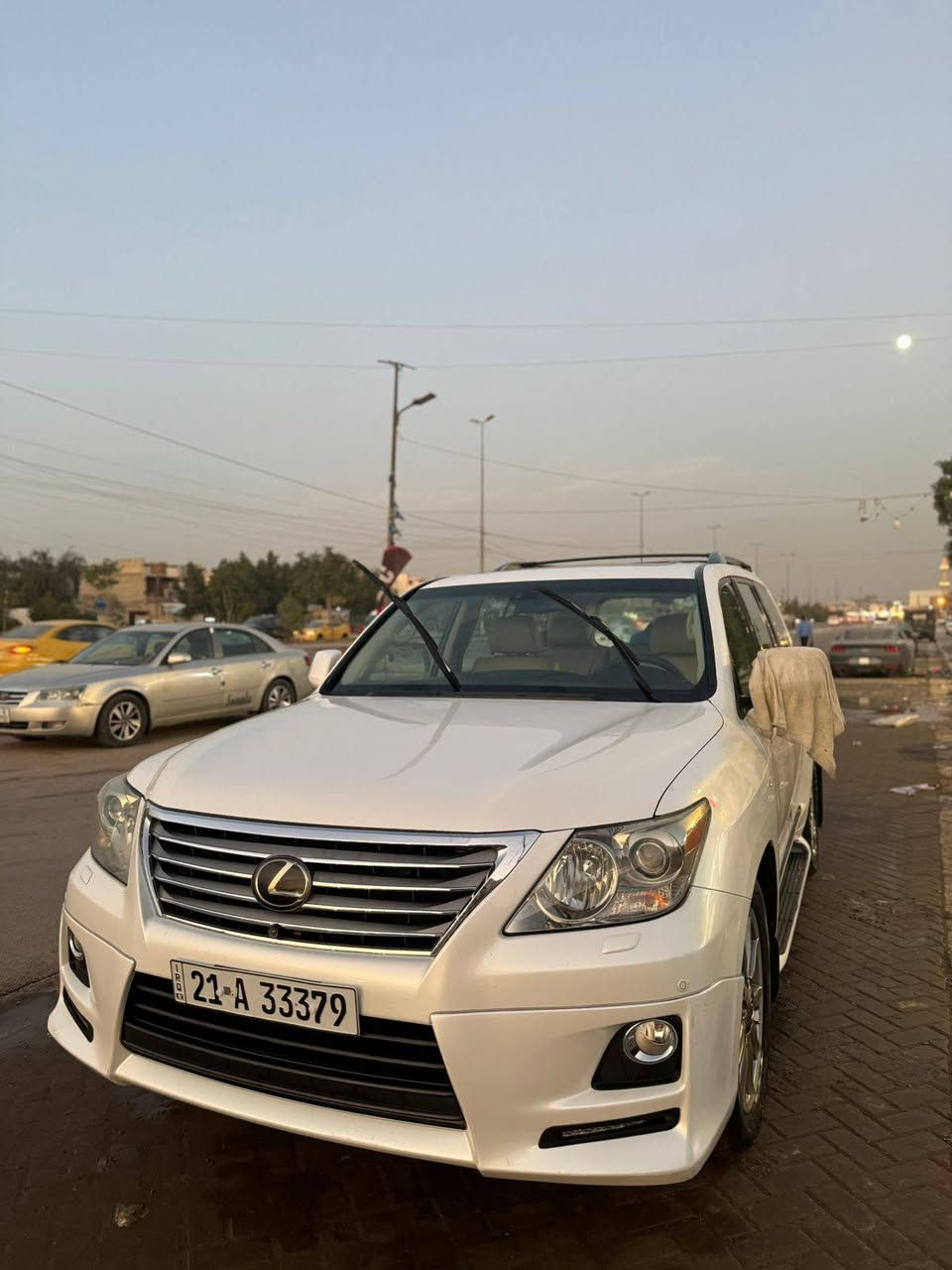 لكزز 2011 مكفوله من الصبغ ماشيه 145كيلو
السعر 35 يعني 350 ورقه مكان السياره حي الجهاد
للاستفسار ***********
