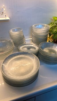 ئەم قاپانەبۆفرۆشتن هەموی 12.12یە بەس قاپی شلەی ناوەڕاست سێ دانەیە 55هە...