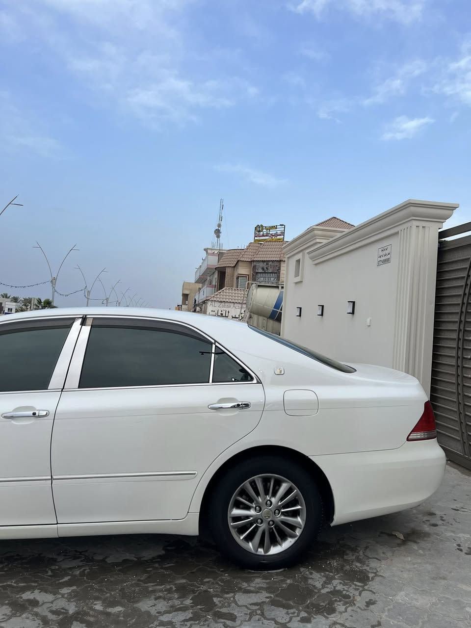 سلام عليكم. تويوتا كراون شاهينه. مديل. 2005  شاصي 82 دخول جديد تسجيل جديد مزاد دوله  ماشيه 61 ألف تحويل ثاني يوم سنويه لل 31 كفاله عامه كص ونغل جثه وضربه وصبغ وعيب شرعي. مواصفات دكمتين أربع كراسي كهربائي ستيرن كهربائي داخل رصاصي. زيرو غرفه بل كارتون تحويره  ميه بلميه مشط يسره بلاد حداده مكينه كير تخم تاير ميه بل ميه سياره جديده مناقصه برغي. ويل نفطي لبلادي مكاني بصره. سعره 150 وبيه مجال للشراي *********** رحمان.
