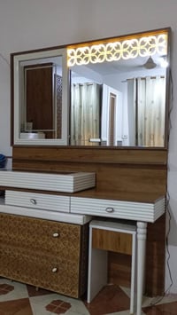 غرفه نوم مستعلمه للبيع  7 قطع تركي نضيفه  وبيها خزن سرير  السعر 500 أل...