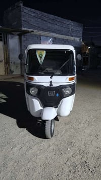 تكتك موديل  2020 رقم و سنويه المكان بغداد المدينه رقم  0771 898 0389