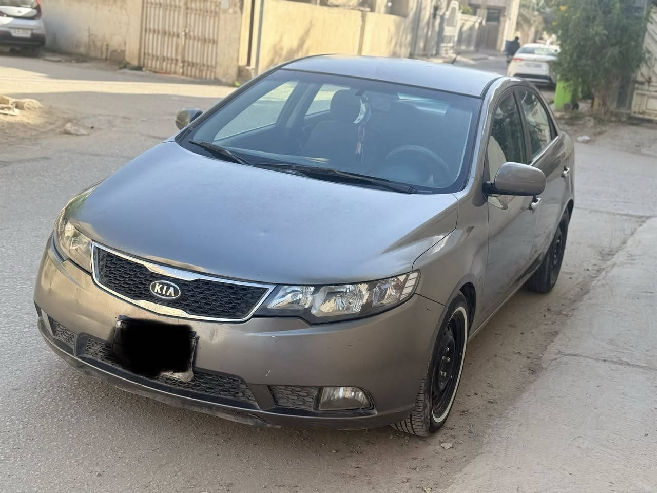 السلام عليكم سيراتو موديل 2012  خليجي محرك ١٦٠٠ دوش رقم اربيل تحويل او وكاله السياره بيها اربع قطع صبغ بدون دواخل  سعرها 82 وبيها مجال 
***********
