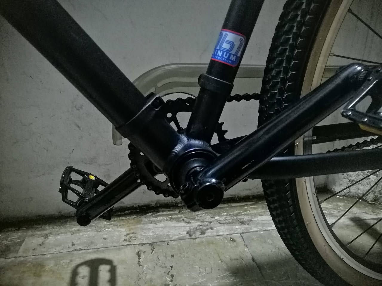 السلام عليكم بايسكل BMX thruster حجم 29 بايسكل خفيف الوزن أمريكي مال حركات وسرعه امانة الله ماصارله سبوع عدي 
بايسكل مكفول من أي عطل اذا ما عجبك يرجع المكان الشعب حي البساتين قرب مسبح الزيتون السعر 230 وبي مجال للشراي خاص أو واتساب ***********
