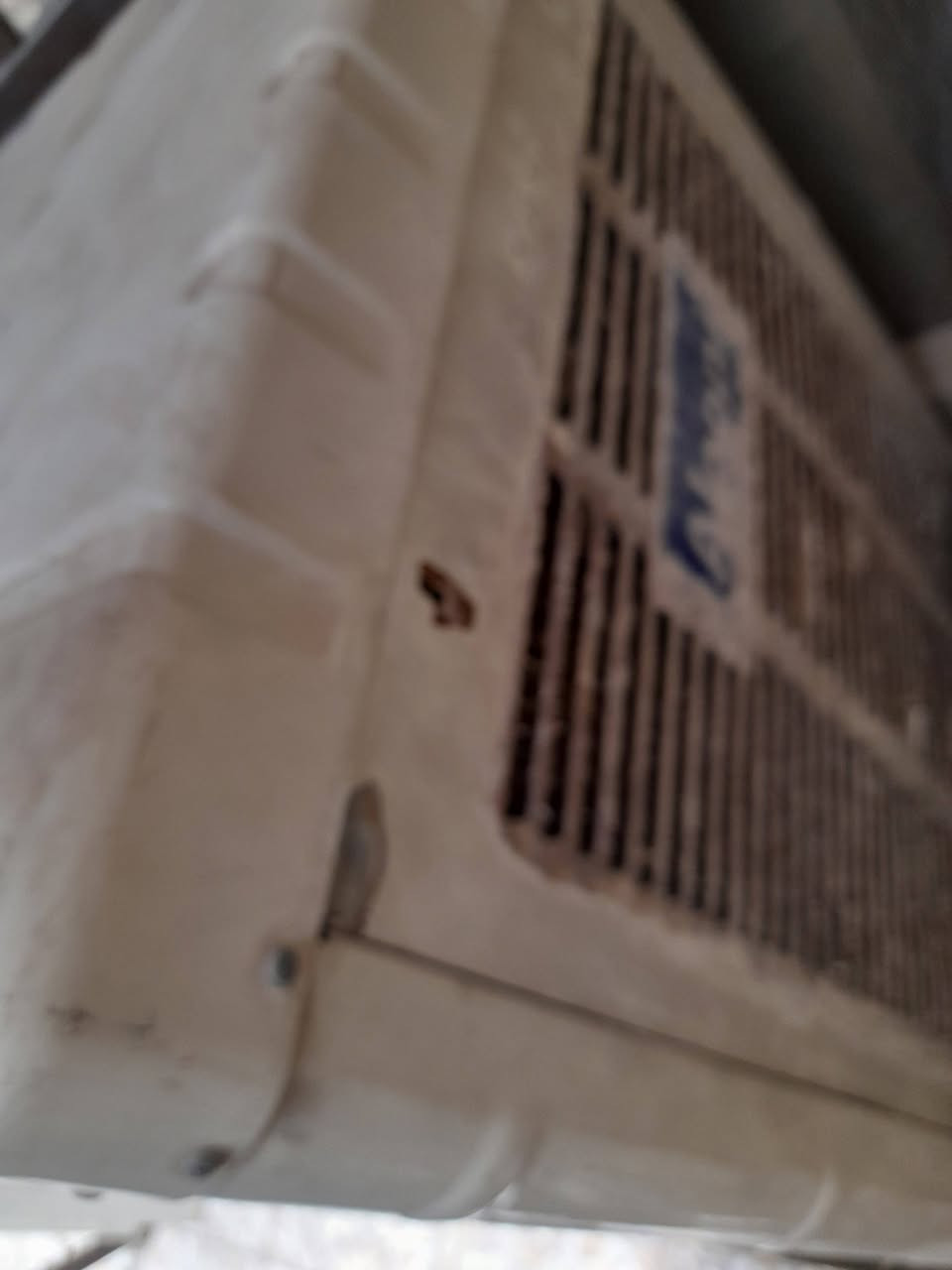 مبردة نوع Alooni سعة ( أربعة ونص ) محورة من سربس إلى مروحة .... السعر ٦٠ الف .... الرقم: ***********... بغداد / الشعب / حي سومر
