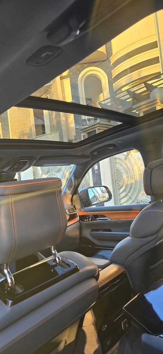 سلام عليكم
جيب كراند وكنير للبيع موديل 2022 فول مواصفات محرك -8سلندر 6400 تو كلر قمارة اسود بلادي
فتحة +بانوراما
جلد. داخل نيلي
كشانة كهرباء تدفئة تبريد مساج
ذاكرة خزن مقاعد
كامرات عدد 7
رادارات محيطية 
ناضور ليلي 
كامرة مراقبة أطفال 
كامرة بالمراية 
خاصية فتح الصندوق بالقدم
انارة محيطية 
سستم صوت ماكنتوش
جكات 
فور ويل
شاحن واير لس
قاصة 
اوتو هولد 
هندبريك بصمة
قيادة شبه ذاتية
5وضعيات قيادة 
دوسات كهرباء
جميع الكشنات كهرباء 
سقف كنتارة
تخم تاير جديد 
5شاشات 
بعد بيها مواصفات بس ماريد أطول لكثر
(مواصفاته أعلى من الرانج) 
حادث بس بنيد تصليح درجة أولى وبلادي 
رقم أربيل 
ارخص كراند وكنير بهيج مواصفات 
سعر 38000$
أكثر تفاصيل اتصل على
رقم ***********
***********
