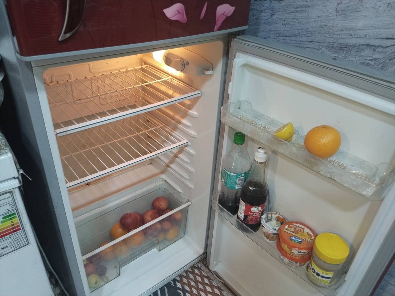 السلام عليكم بنات عندي هاي الثلاجة تجمد ونضيفه جدا مخذتها ب 300 واريد ابيعها 150 وبيها مجال


**إذا كنت صاحب هذا الإعلان وتريد حذفه لأي سبب، رجاءا أرسل رسالة إلى الدعم الفني**