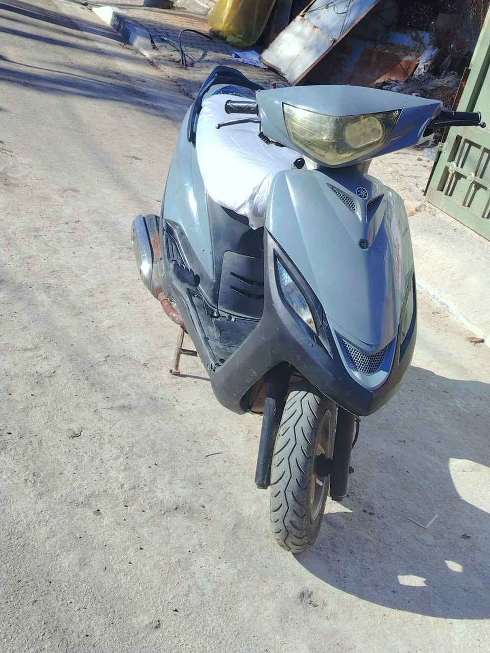 سلام عليكم ماكس 140 
مكينه بلاديه برغي ما مفتوح بيه 
دراجه نضيفه خير من الله 
مصبوغه جماليه فقط
زوج تايرات جدد 
مكينه خرسه كهربائيات كله شغاله 
سلف وهندر نكره بكل وقت 
المكان بغداد الحسينيه راشديه
الهاتف ***********
سعر 300 بيه مجال
