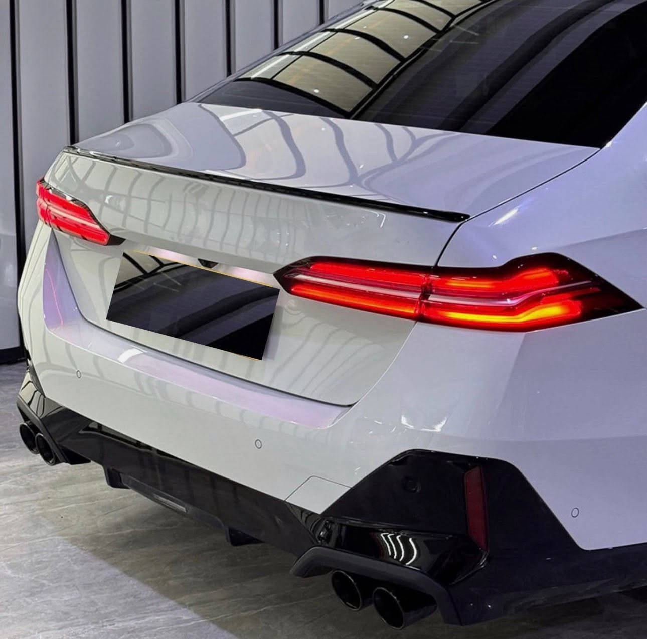 السلام عليكم
سبويلر g60 520/530
يرهم على كل ال 5 series من موديل 24 وفوك 
سعره 45 الف نهائي 
توصيل موجود بغداد و محافظات
***********

