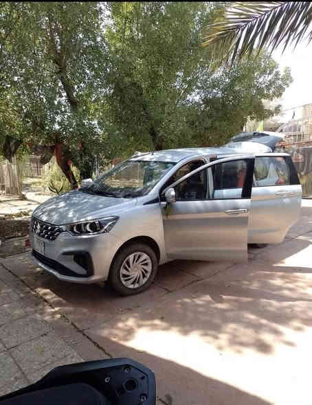 سلام عليكم
 سيارة سوزوكي ياباني كفالة عامة للبيع ماشيه 2600 اخت زيرو (السعر 155 ورقة) مكاني بغداد رقم ***********
