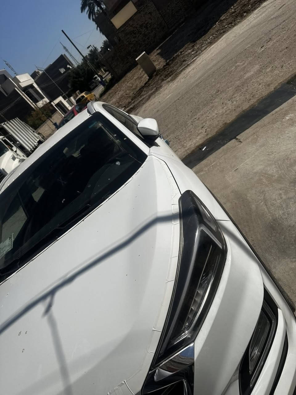 توسان موديل 2020 خليجي 
بصمه 
خمس عدسات 
دبل كشن كهرباء 
شاشه اصليه 
السياره بيها نص باب صبغ فقط 
رقم بغداد ب اسمي 
193$ السعر 
***********
