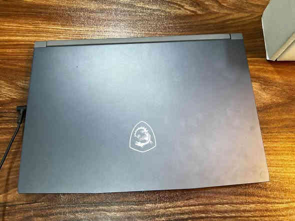 Core i5 
الجيل 12 حرف المعالج H
رام 8
هارد 512
حجم الشاشة 15.6 تردد 144HZ
كرت الشاشة 2050 4GB
رايده ب750 الف وبيه مجال 
مكاني بابل شارع 60/ ***********
