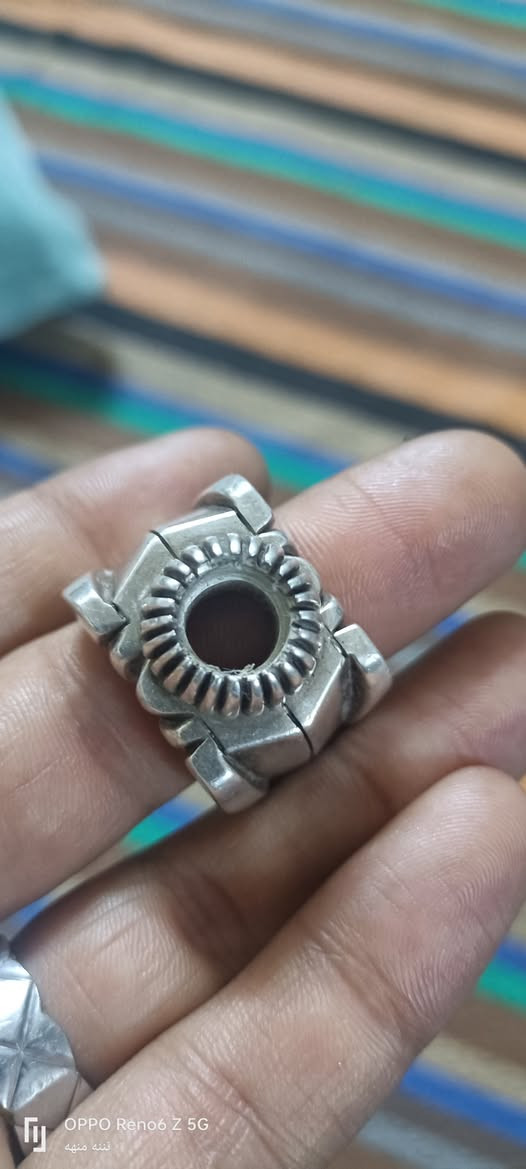 سلام عليكم صياغه فضه وزن ثقيل 55 اغرم سعر الغرام 4000 
رقم الهاتف ***********
