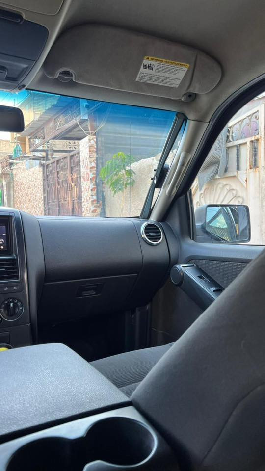 اكسبلورر موديل ٢٠٠٩ وارد امريكي بدون حادث ٥ راكب للبيع مستعجل ١٠٠ للاستفسار ***********
