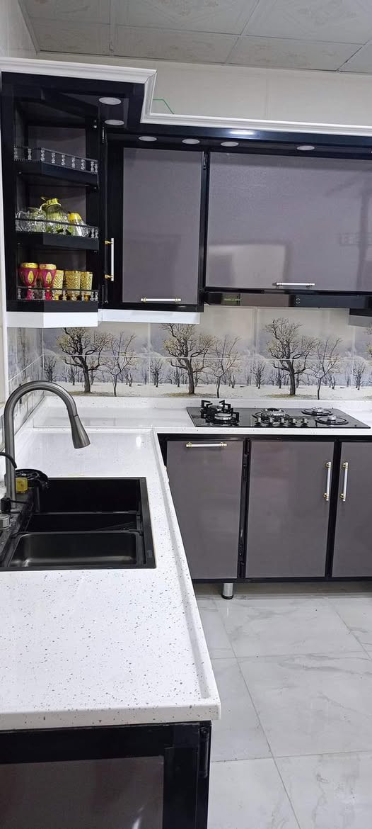 🍴✨ مطبخ ألمنيوم من أعمالنا ✨🍴
إن شاء الله ينال إعجابكم 🤍

🔹 مواصفات:
🇹🇷 خامات تركية عالية الجودة
🪵 محشّى بالخشب لثبات ومتانة أكثر
💧 دواخل فوم ضد الماء
🎯 التصميم والتنفيذ حسب طلب الزبون

📞 للاستفسار والتواصل:
عبر الصفحة 📩 أو الاتصال على الرقم:
*********** 📱العنوان كوت دور العمال
