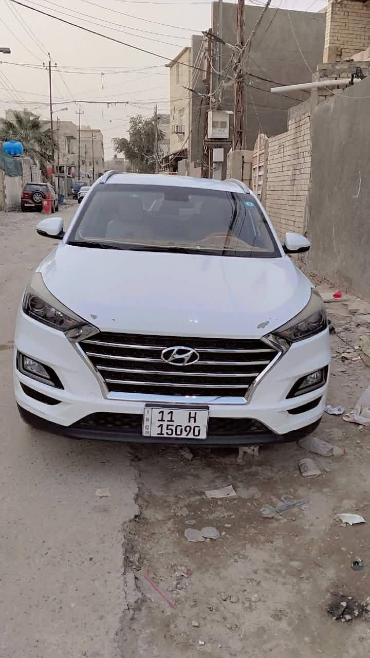 هونداي توسان ٢٠١٩ للبيع رقم بغداد  بصمة ابواب  وبصمة صندوق كشن سائق كهربائي تثبيت سرعة ( كروس) شاحن واير ليس لايتات الامامية وخلفية LED  ثلاجة بجكمجة  وضعيات قيادة ( ايكو سبورت كمفروت) حساسات امامي وخلفي  كاميرة خلفيةدواره شاشه كبيره وبعد بيها مواصفات كثيره
٤ اطارات جديده نوعيه ممتازه وبطارية جديدة السيارة مكفولة من الكير ومحرك مامفتوح بشرط ماشية 106 الف كم حقيقي

مكان سيارة / بغداد البلديات
***********
