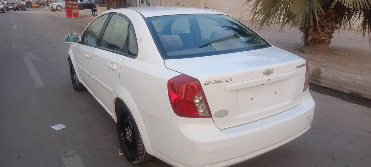 للبيع سياره اوبترا خليجي شركه ابسمي موديل 2013 بغداد ضررهه تبديل جاملع امامي واحد يمنه وبيهه طخه بلباب اربع اصابع فقط كير محرك تبريد تدفئه شغاله خير من الله  السعر 87 وبيهه مجال مكاني بغداد الستفسار ***********
