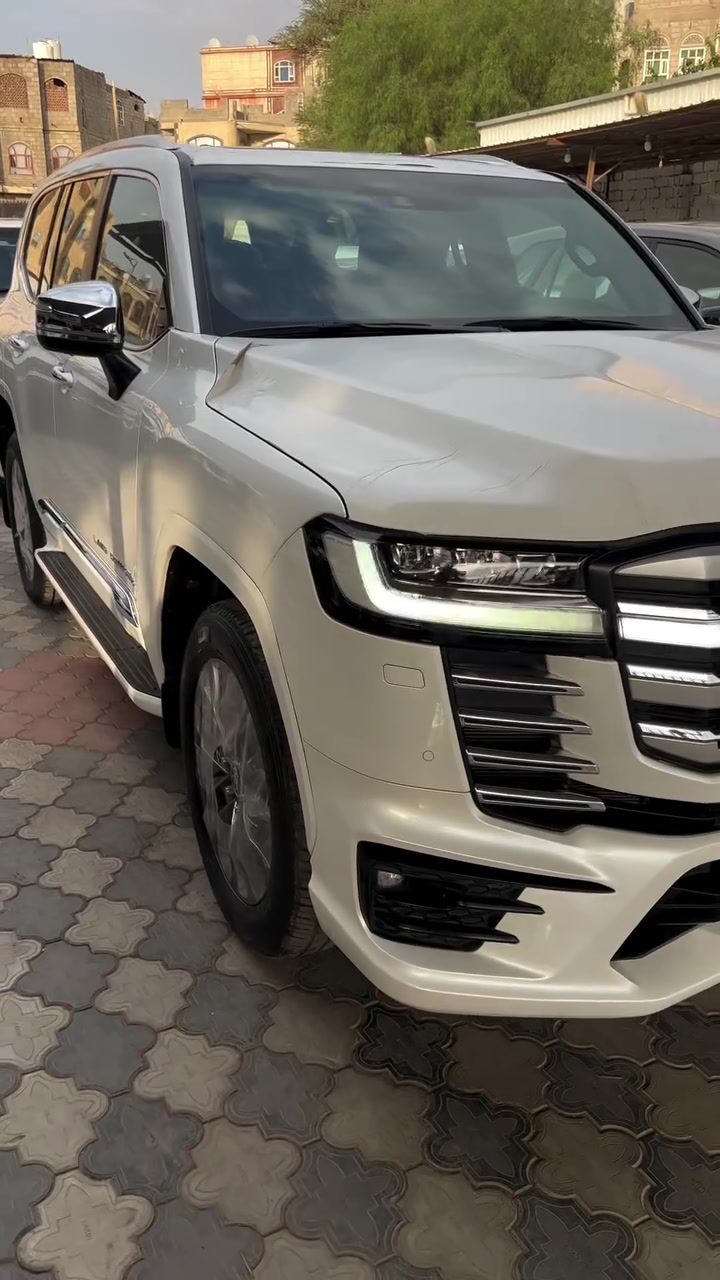#لاندكروزر VxS  2023 اصفار فل كامل لدىالتوفيق لتجاره السيارات بجميع انواعها


**إذا كنت صاحب هذا الإعلان وتريد حذفه لأي سبب، رجاءا أرسل رسالة إلى الدعم الفني**
