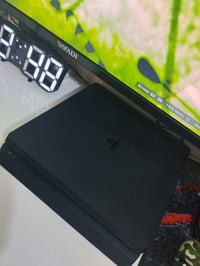 "جهاز بلايستيشن 4 سليم 275 وبي مجال  نظيف جداً وما تم فتحه أو صيانته م...