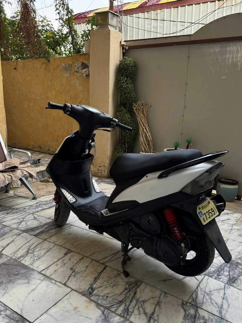 للبيع ماكس عدله موديل 2006 دراجه جاهزه وتخبل كفرات اصلي ختم واحد بيهة جم شغله تزويد . تايرات جديد كله جديد كهربائيات كله شغاله مكينه تخبل شلعه ومعدل كلجات امامي وخلفي رياضي اجة بيها من اليابان مكاني بابل مركز المدينه . السعر ٨٥٠ وبيهة مجال
هذا رقمي بي واتساب ***********
