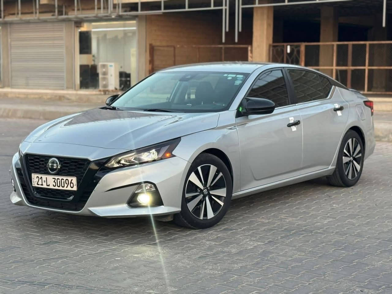 السلام عليكم..
نيسان التيما 2021 مواصفات SV
ماشي 88ميل
الضرر/ جاملغ الخلفي جهه السايق صبغ وقبغ الصندوق مبدل بلادي  السونار مرفق مع الصور
بشرط الحوض بدون دواخل 
بجم كبس ايرباكات على وضع الشركه
گير ومكينه بلادي بدون اي نقص بشرط برغي ما مفتوح.
مواصفات معروفه / شاشه اعطال كبيره.. شاشه كبيره لمس.. رادارت جانبيه.. حساسات امامي وخلفي.. توقف ذاتي.. مثبت سرعه.. مانع انزلاق.. تحديد مسار.. تحكم استيرن..كشن سايق كهرباء..وبعد بيهه مواصفات
رقم سليمانيه دولي وسنويه جديده لحد 2028
السعر المطلوب / 151 وبي مجال
للاتصال *********** واتساب
