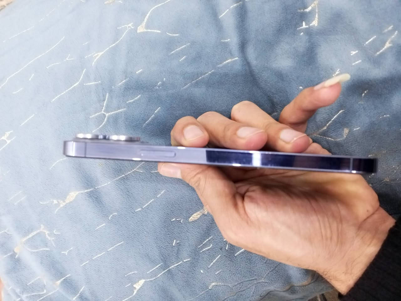 السلام عليكم 13 برو ماكس ذاكره 256  نموذج m بطاريه 79 نضيف كلش شخط مابي العنوان بغداد الاستفسار
***********
