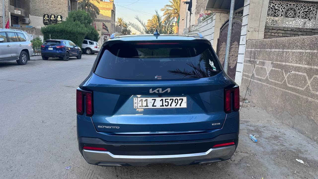 سلام عليكم
KIA SORENTO  HYBRID 2025
كيا سورنتو  هايبرد + بلكن فول مواصفات  2025  
المسافة المقطوعه 26000km
اللون ازرق   
محرك. 1600 تيربو هايبرد 
الموديل 2025
      المواصفات 
مقاعد vip
‏تدفئة مقاعد
فتحة بانوراما 
شاشة كبيره نفكيشن 
رادار امامي
 مانع تصادم
مانع انزلاق 
تحديد مسار
نقطة عمياء .
تصحيح مسار 
بصمه تشغيل  العدد 2
كاميرا خلفية
تشغيل عن بعد  
 مثبت سرعة
تحكم ستيرن
شاحن وايرلس
هاند بريك كهربائي
حساسات خلفيه + اماميه 
حساسات مانع تجاوز 
ويل قياس 19
دفع رباعي 
باب خلفي كهرباء 
اضويه امامي زنون LED
اضويه خلفيه LED
كشافات LED
دفع رباعي 4X4
نظام GPS+خرائط 
حادثها بنيد وبارد بسيط في الجاملغات بدون يرباك بدون 
رقم الشاصي  KNDRJDJH2S5299772
سعرها 240 ورقه
عنواني بغداد. جميله
رقم الهاتف ***********
