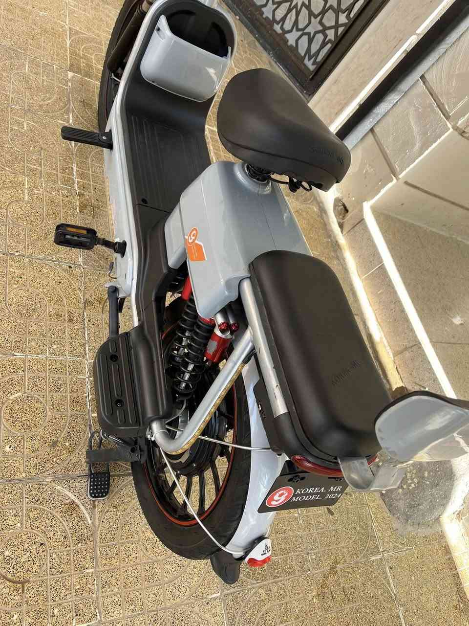 سلام عليكم ماطور شحن للبيع
المواصفات لايت عالي ناصي 
إشاره يمن وا يسار شغاله 
مثبت سرعه 
أربع سرعات 
ممبدل بي اي شي رايده ب 425 وابي مجال 
نضيف كلشي مابي رقم التواصل ***********
