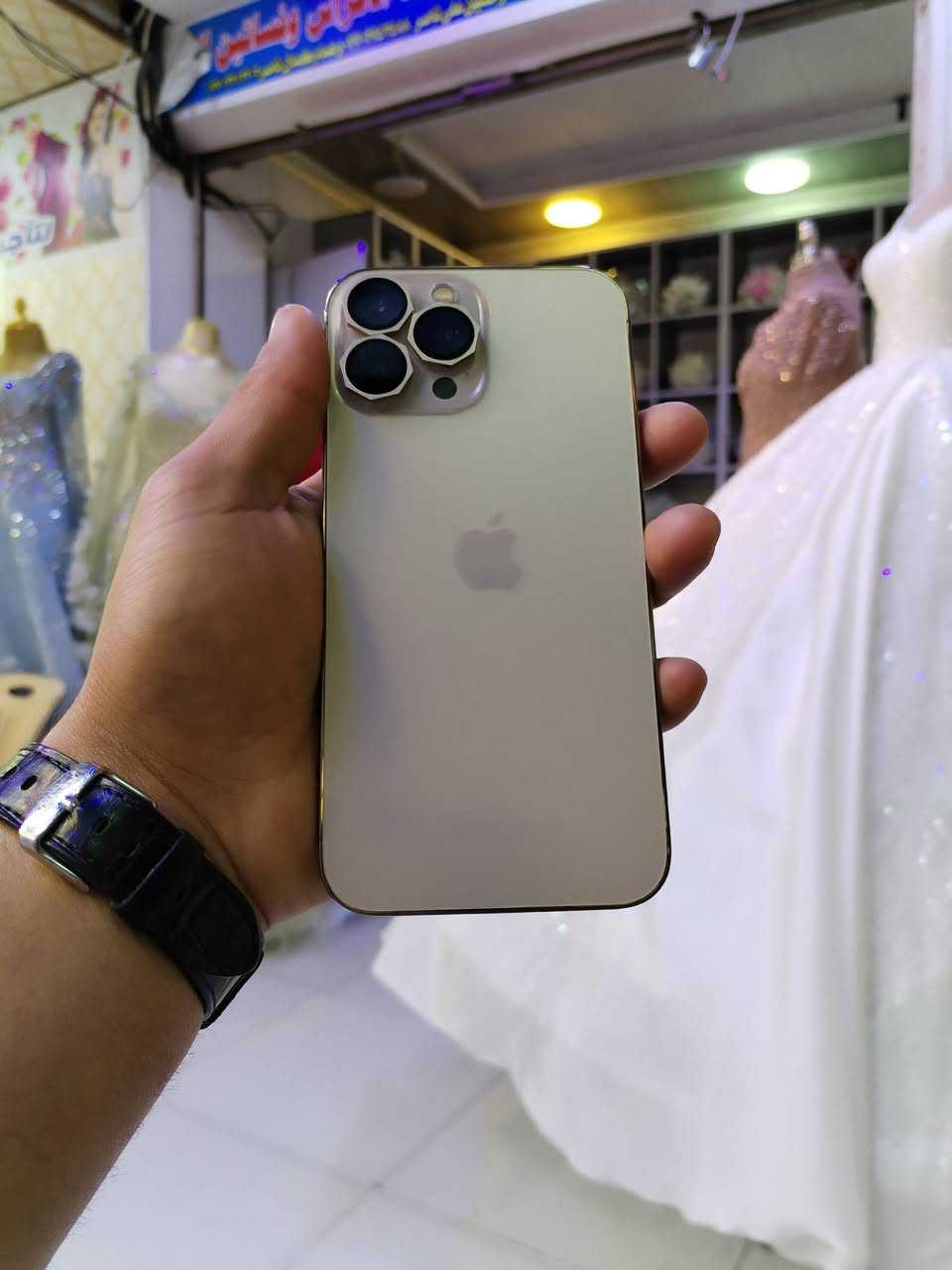 الايفون 13 برو ماكس ذاكره ٢٥٦ السعر ٥٢٥ تفاصيل اكثر اتصل على هذا الرقم ***********
