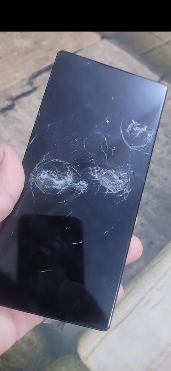 ريد ماجيك 11 برو ذاكره 512 عاوزه شاشه اللي عنده مراوس عادي اراوسه او بيع يتصل او واتساب ***********
