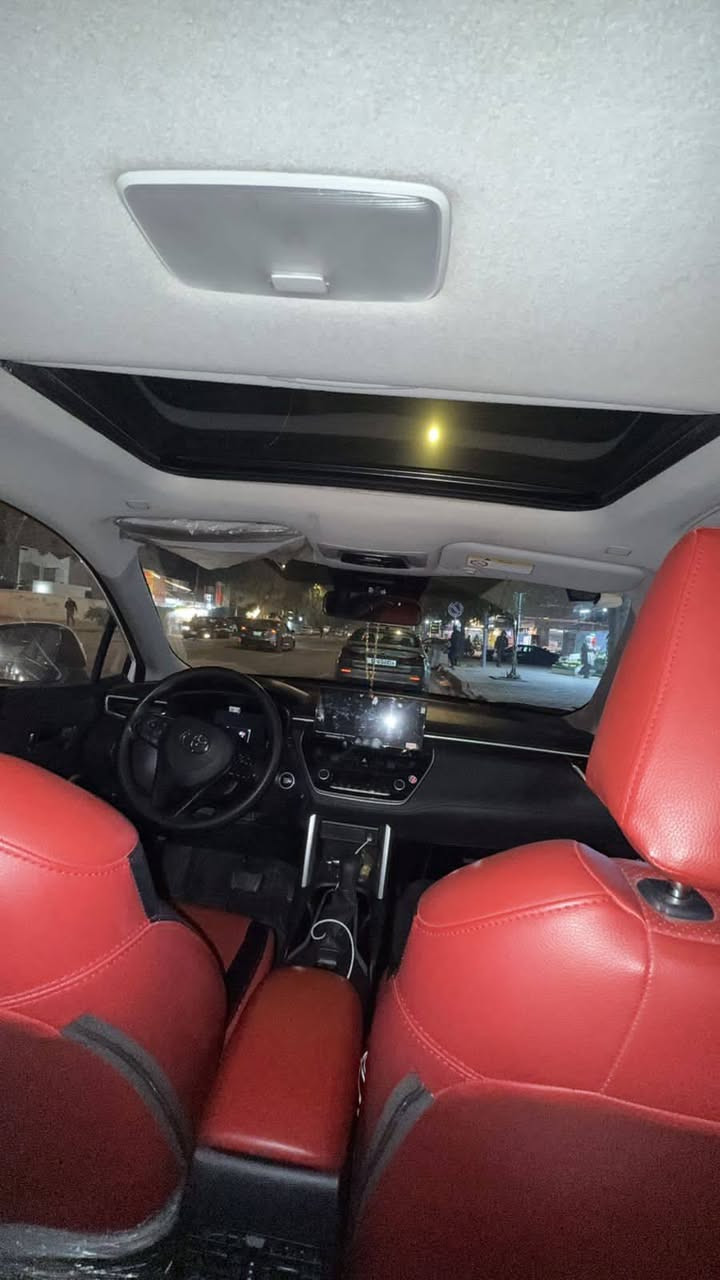 تيوتا كورلا كروز 
موديل 2024 
ماشيه 3000 km
ملاحضه سياره استيراد خاص بانزين فقط 
موصفات 
كشنات جلد 
بصمه 
سلايت 
هاندي بريك بصمه 
لون بيضه 
بيه رصعه بل جاملغ اماميه وبيه رصعه بل باب صدر  
رقم الهاتف ***********
