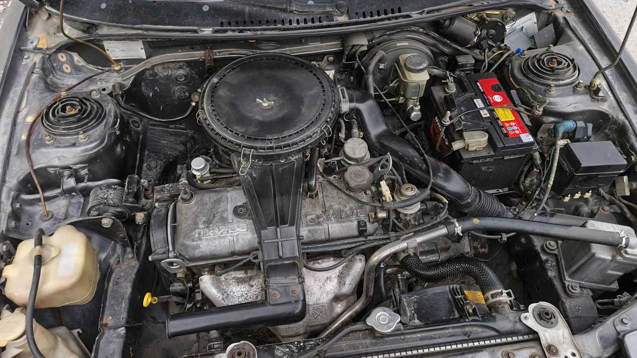 السلام عليكم
متاح 
مازدا ٣٢٣ موديل ١٩٩١ 
فول عادي
السيارة لا صبغ ولا معجون 
الدواير بيها خياس 
***********
***********
