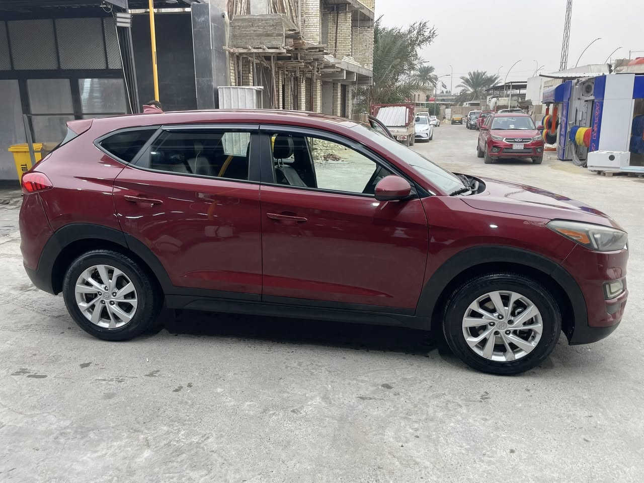 🚗 للبيع – توسان 2019 وارد أمريكي 🇺🇸
Hyundai Tucson موديل 2019
وارد أمريكا
🔧 حادث جملق (حادث واحد)
🎨 مصبوغة بنيد – شغل مرتب
🚫 لا قص شاصي
🚫 لا ضرب هيكل أساسي

🔹 رقم الشاصي (VIN):
KM8J2CA47KU882986

🔧 المواصفات الفنية:

 • المحرك: 4 سلندر GDI
 • السعة: 2.0L
 • ناقل الحركة: أوتوماتيك
 • الدفع: أمامي
 • الوقود: بنزين

⚠️ ملاحظة مهمة وبكل أمانة:
المكينة GDI وبيها تبخير (الموضوع معروف بهذا النوع من المكائن)

✨ المميزات:

 • شاشة لمس + كاميرا خلفية
 • تحكم بالمقود
 • مثبت سرعة
 • نظام ECO
 • تشغيل بصمة
 • تكييف شغال ممتاز
 • وسائد هوائية
 • ABS + Traction Control

🧰 الحالة العامة:

 • الكير ممتاز
 • الشاصي مستقيم
 • السيارة تمشي وتستخدم يوميًا
 • البيع بكل وضوح وبدون لف ودوران

📍 الموقع: الأعظمية
💰 السعر: 21 مليون
📞 رقم الاتصال / واتساب:
***********
