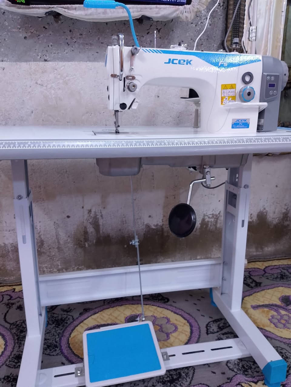 ماكينه خياطه اسمها جاك نوعيه كلش ممتازه واستعمالهة اسبوع واحد فقط اريد ابيعها لان محتاجه كدامكم شوفوهة كلش نضيفه سعرهة 450وبيهة مجال🌹


**إذا كنت صاحب هذا الإعلان وتريد حذفه لأي سبب، رجاءا أرسل رسالة إلى الدعم الفني**