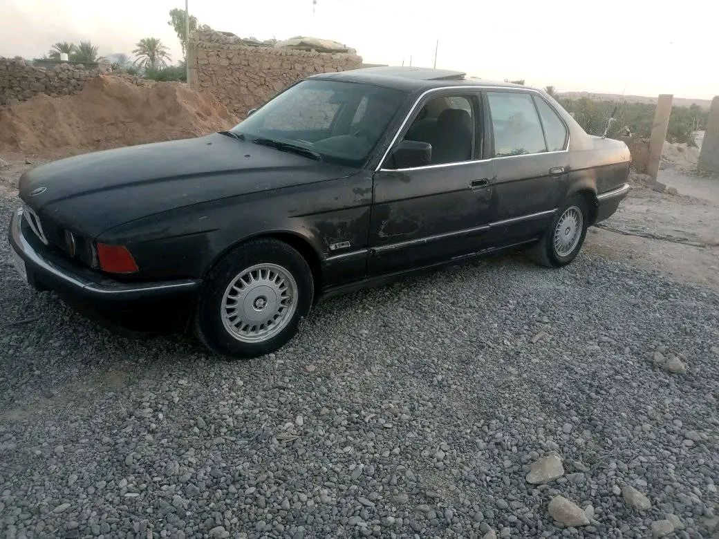 بي ام دبليو 735 رقم انبار على البلاد  كير اوتو محرك كشر جيد كهربائيات الشركه سلايت جام كراسي كهرباء شغاله تايرات جدد *********** مكانها الانبار هيت
