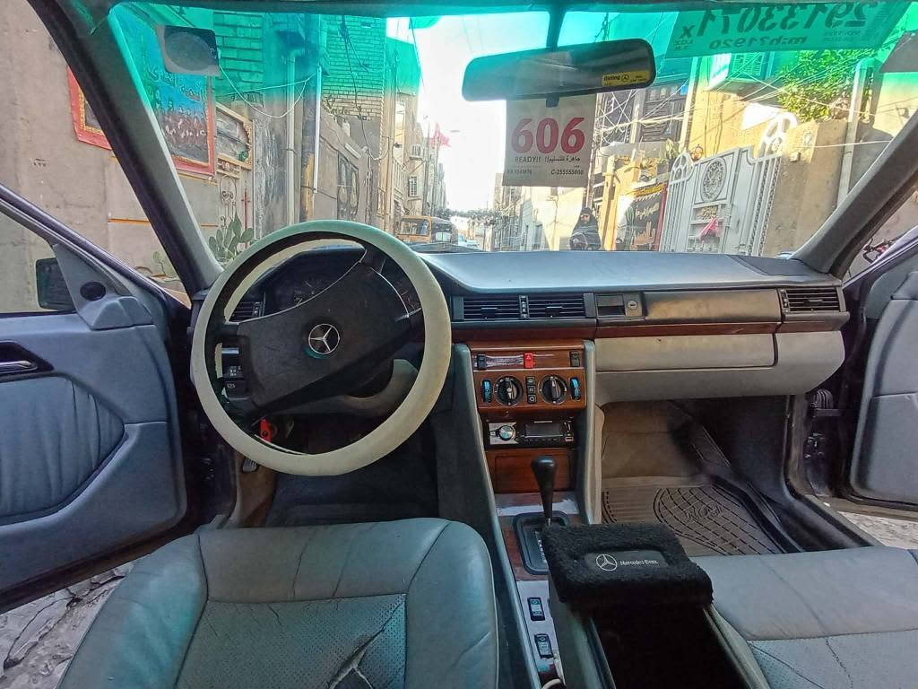 مارسدس دب موديل 91اصل رقم بغداد جديد هزه جديد محرك بطه تبريدشغال  غرفه جلد سلايت شغال اريل كهربا كشنات كهربا مكان السيارة بغداد م الصدر السعر 62وبيهه مجال للاتصال *********** بغداد, العراق
