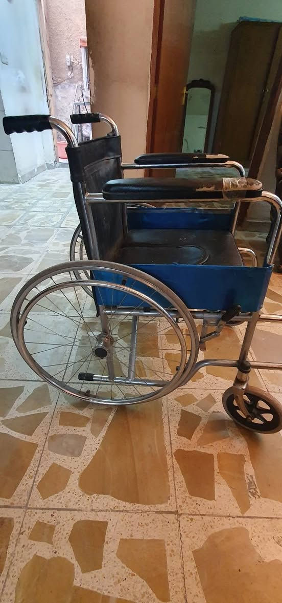 معدات طبية (سدية مع وسائد طبية+ فراش هوائي ضد قرح الفراش بمنفاخين+ عربانة طبية+ حجلة سير+ كرسي مقعدين جديد غير مستعمل)
السعر الكلي 520 و بيهن مجال
المكان بغداد القاهرة الثانية
لا يتوفر توصيل


**إذا كنت صاحب هذا الإعلان وتريد حذفه لأي سبب، رجاءا أرسل رسالة إلى الدعم الفني**