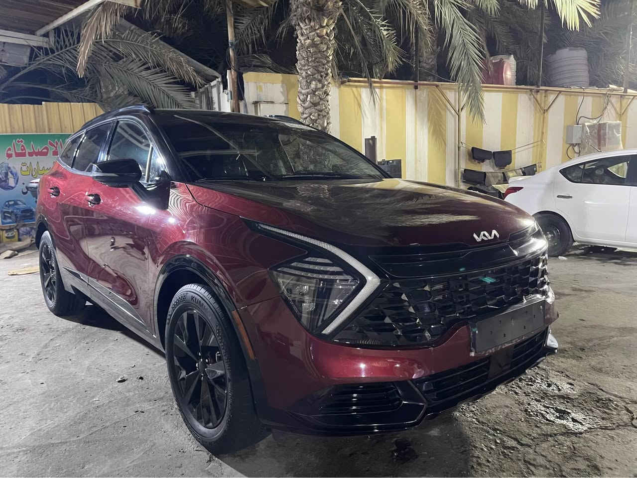 السلام وعليكم سبورتج وارد امريكي تقرير غرق سياره شغاله وجاهزه برغي مابيه نقص موديل السياره 2024حره بدون رقم منفيس بسمي حاضر للبصمه 
السياره فول موصفات برستيج 
السياره جديده وضع الشركه جاهزه وشرط السونار 
السعر اب200وهذا رقمي لشراي *********** البصرة, العراق
