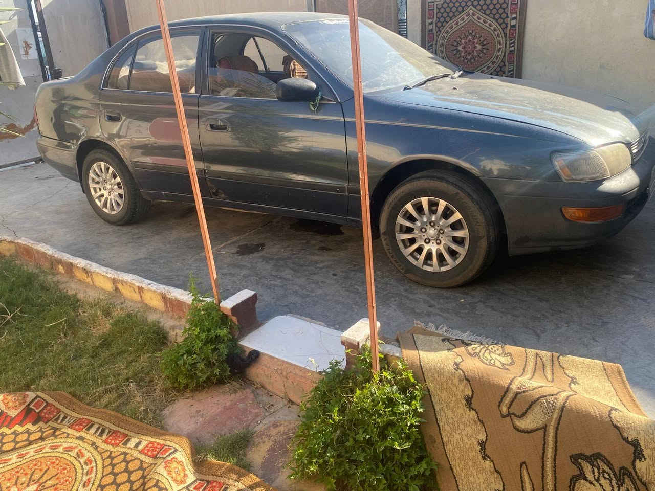 تويوتا كورونا صالون موديل 1992 بيهه بس قطعتين فقط محرك كفاله بس بيه صفنه بل كير انزلك مال لكير ولسنويه صاقطه 2019 داخل نضيف كشر بلاد العنوان ديالئ المقداديه حي العسكري *********** سعر 40وبيه مجال
