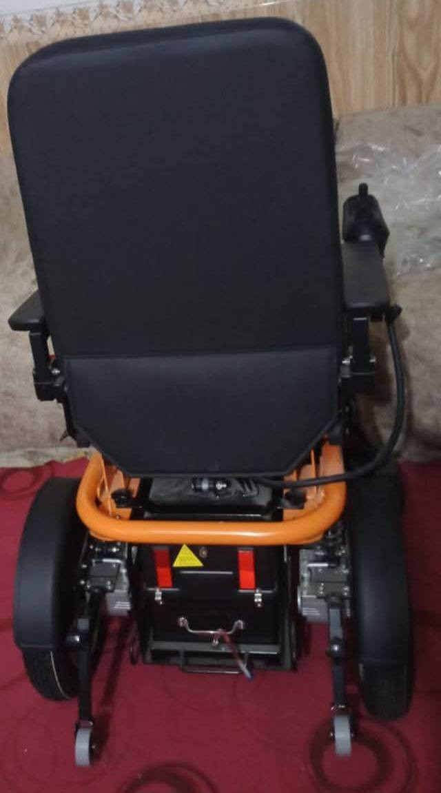 السلام عليكم رمضان كريم ومبارك عليكم أجمعين كرسي كهربائي جديد غير مستخدم للبيع اليعجبه يدلل العنوان بغداد حي جميله  يتصل واتساب على هذا الرقم ***********
