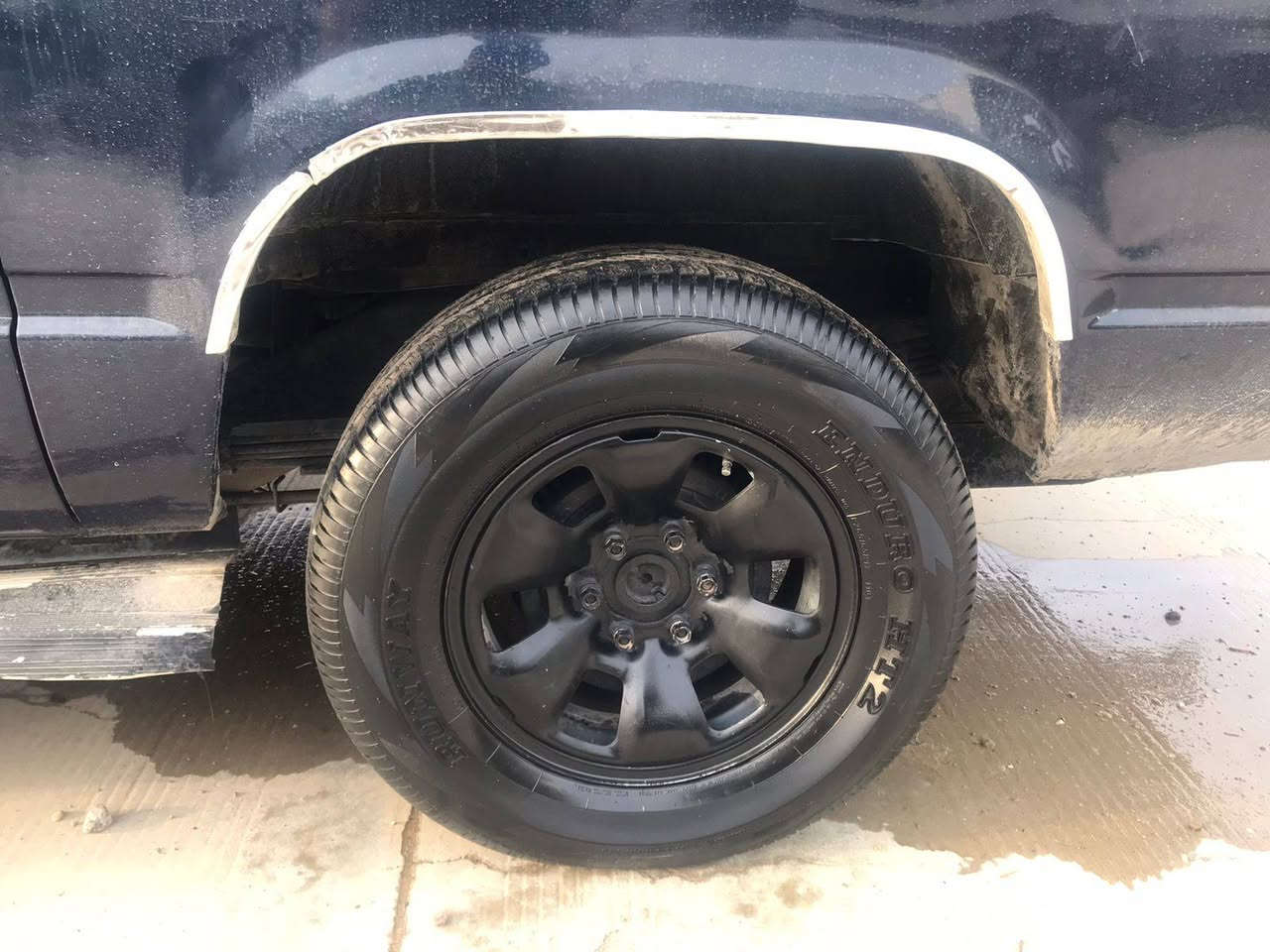 سلام عليكم تخم تاير ويل مال باله جديد نضيف حيل الله شاهد 265/70/17
اتصال ***********
