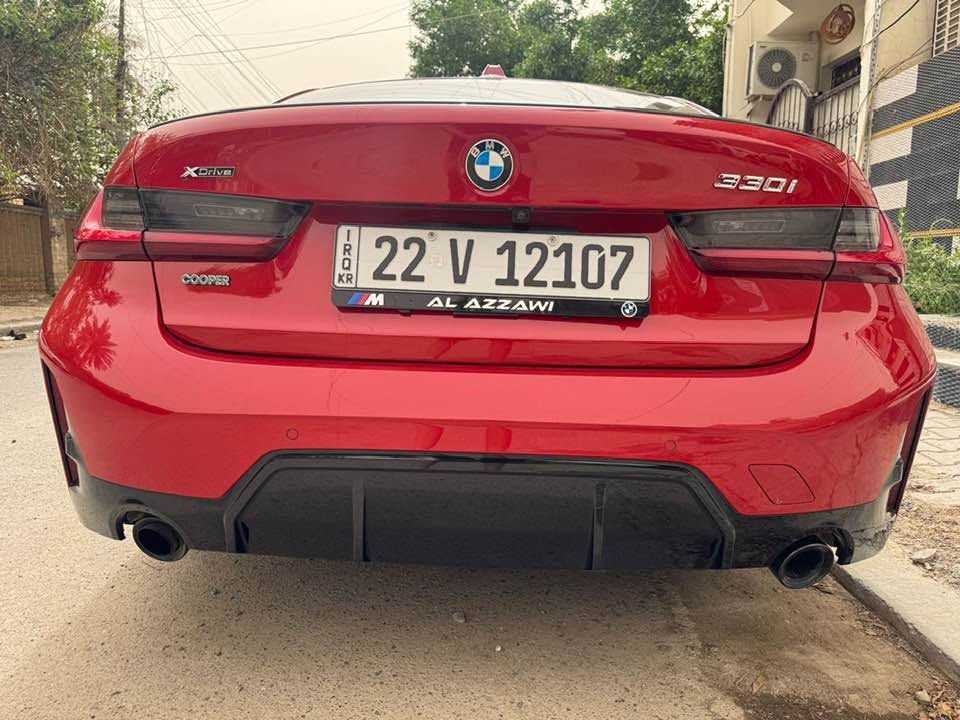 ‏BMW 330i M package 2023 

فول مواصفات✔️

محرك 2000 تون تيربو 
حادث جاملغ امامي العكس السائق ولباب الخلفيه وياها شويه من جاملغ الخلفي راجع بارد بدون صبغ بدون دواخل وشرط بدون ايرباك 
سياره كامله بدون نقوصات 
شخطين بالبند تكحيل 
 السياره ماشيه 37 الف ميل
سياره باسم المالك  هزه وسنويه 2025 وتحويل مباشر  
السياره بيها هواي مواصفات 
سلايت 
كشنات كهرباء داخل اسود 
شاشه متصله 
سياره فول مواصفات 
كلش حلوه السياره ومناقصها شي 
***********
بغداد شارع فلسطين

