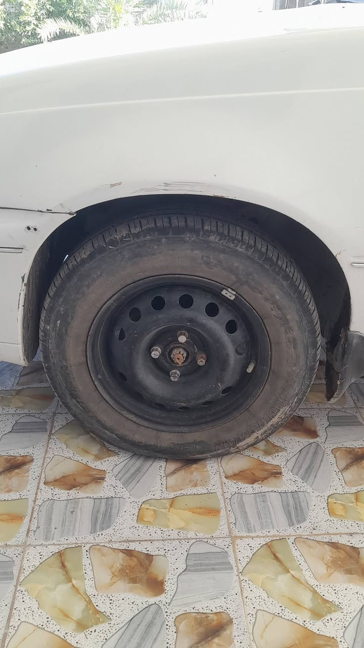 السلام عليكم  عندي سياره دايو سلو موديل 94 بأسمي بغداد السعر 28 وبيه مجال رقم موبايل *********** مكاني بابل ناحيه جبله
