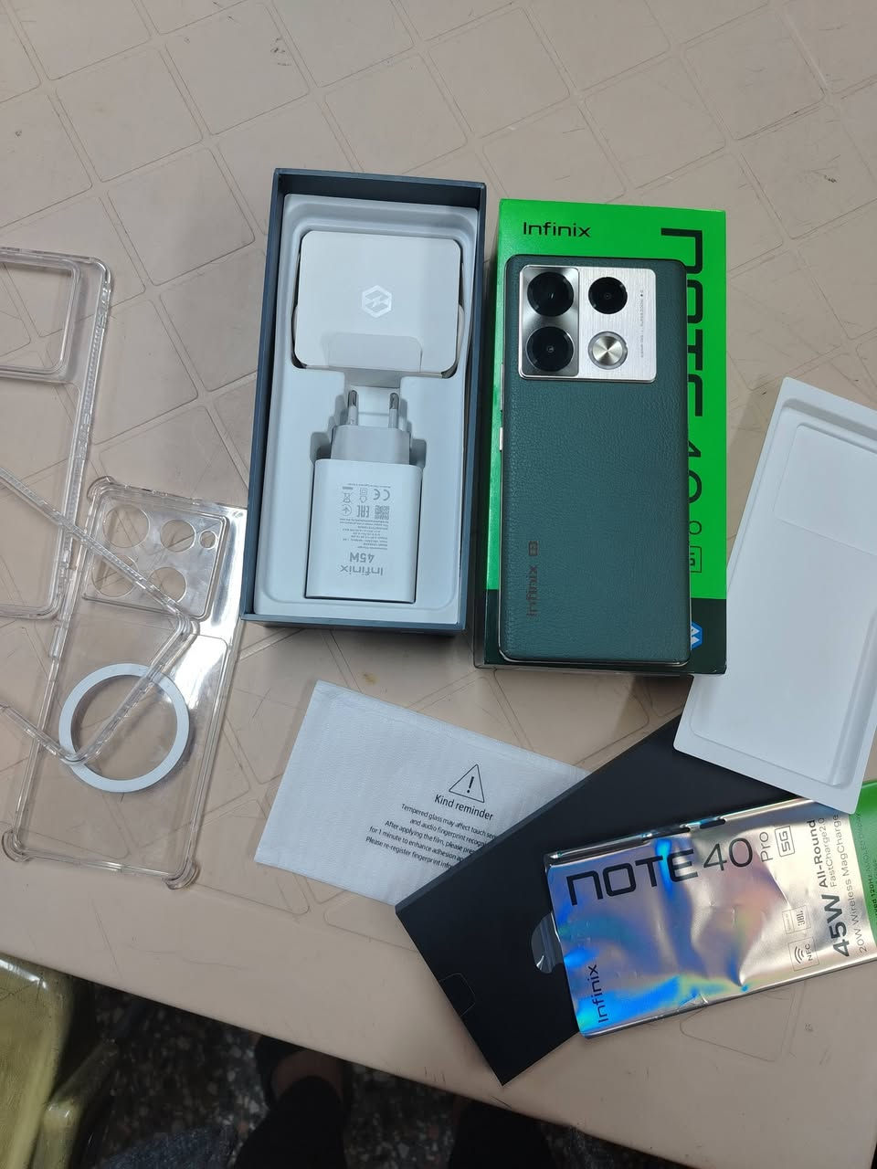 انفنكس نوت40برو 5g استخدام قليل الذاكرة 256 المعالج ميدياتيك 7020بلالعاب قوي شاشتة مقوسة اموليد 120hz بطارية 5000شحن45wيدعم شحن لاسلكي وعكسي صوت ستيريو jbl كاميرا 108تدعم تثبيت بصري كامرا أمامية 32 ضهر جلد واطار ألمنيوم جهاز مرتب أخو الجديد كامل ملحقات مع كفر ماك سيف ٣قطع وشاحن لاسلكي السعر 225الف مكاني بغداد العامرية للإستفسار الاتصال وتساب***********
