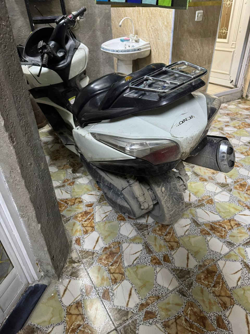 سلام عليكم سلفر ونج جيتي ٤٠٠ محرك مكفول قايش جديد كلاجات جديدة فيت بم جديد كلهة شغالة نكرة سلف بكل وقت جامة اصلية موجودة مالتهة كفراتهة يرادلهة ترتيب لبيع اتصل ***********
زعفرانية. مليون و٣٠٠ وبيهة مجال
