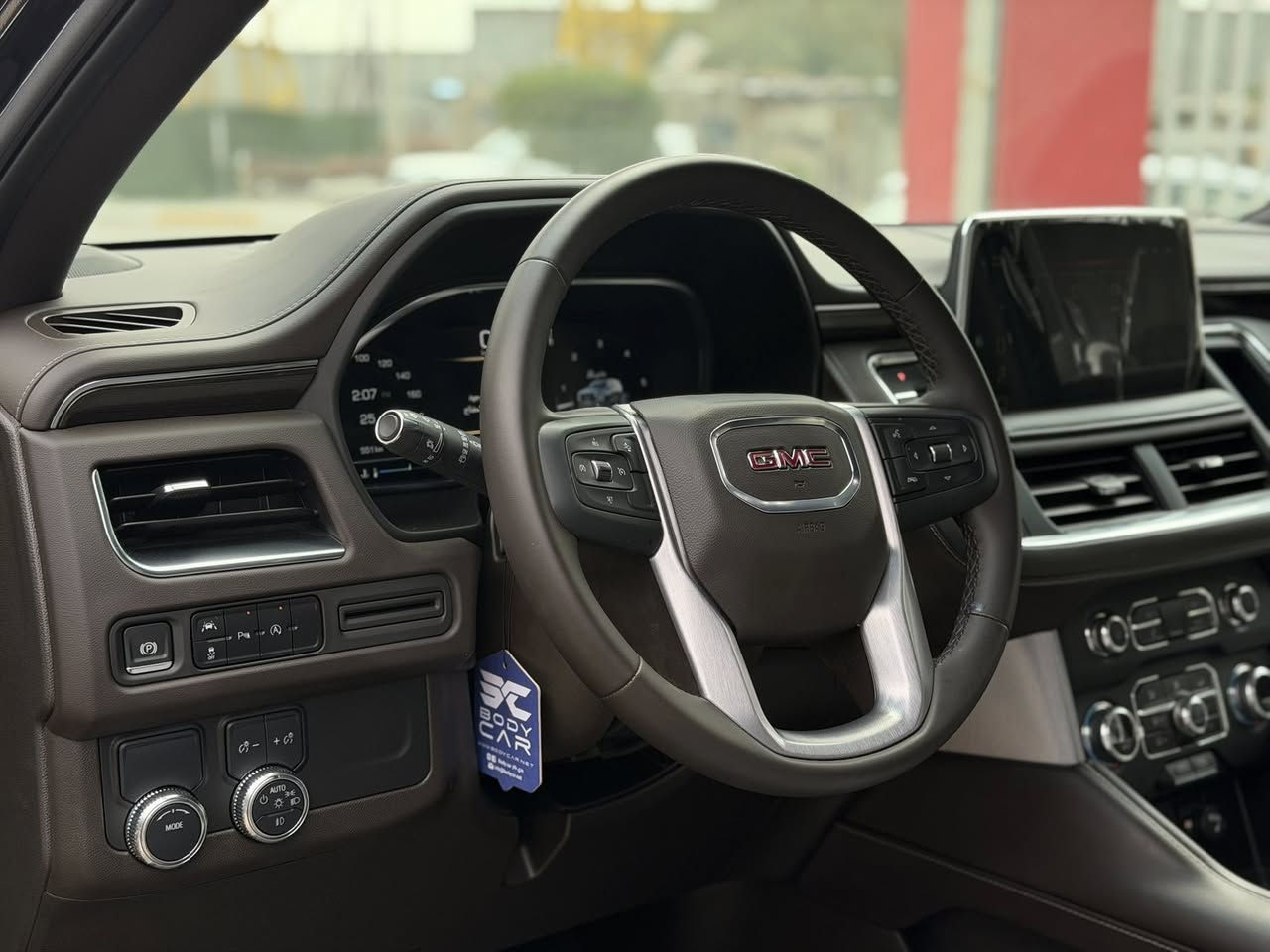 (بسم الله الرحمن الرحيم)
يوكن GMC 🔥 موديل 2024 💣 SLE 🚀

المواصفات 💯 :

1- بصمة 🔐
2- ثلاث قطع تبريد ❄️
3- جنطة كهرباء ⚡️ 
4- كشنات كهرباء ⚡️ 
5- تحديد مسار 🕹️
6- توقف تلقائي للصدمات ☀️
7- رادارات 🖲️
8- كير دكم 📲
9- توقف Auto 🔋
وباقي مواصفات GMC المعروفة 

السيارة زيرو ضمان وكالة المنصور ✅

#السعر 52.800 $
528 ورقة للتفاوض او الاستفسار الاتصال على الرقم 

***********
***********
#مسلم الخفاجي 

شركة صدى الجواد / بغداد الكاضمية
