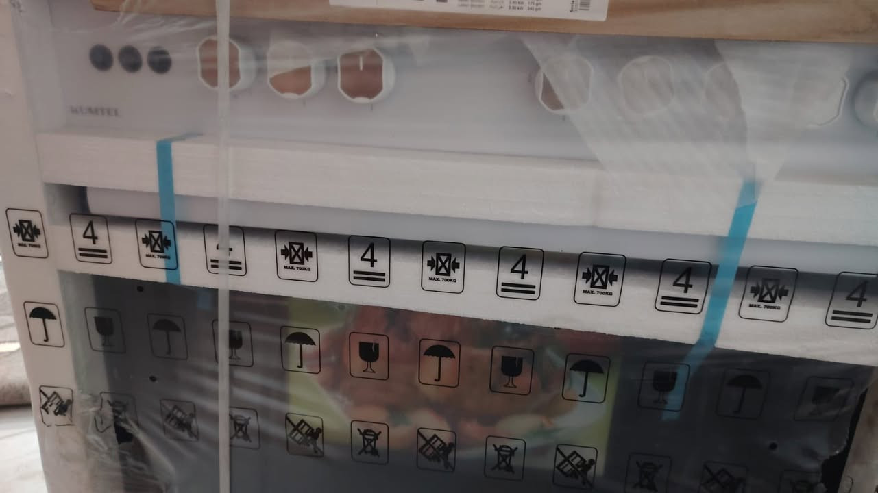 غراض غير مستخدمه نهائيا
ثلاجة 300 الف
طباخ 300 الف
عنوان مجاور جامع الامين 
للاستفسار ***********
