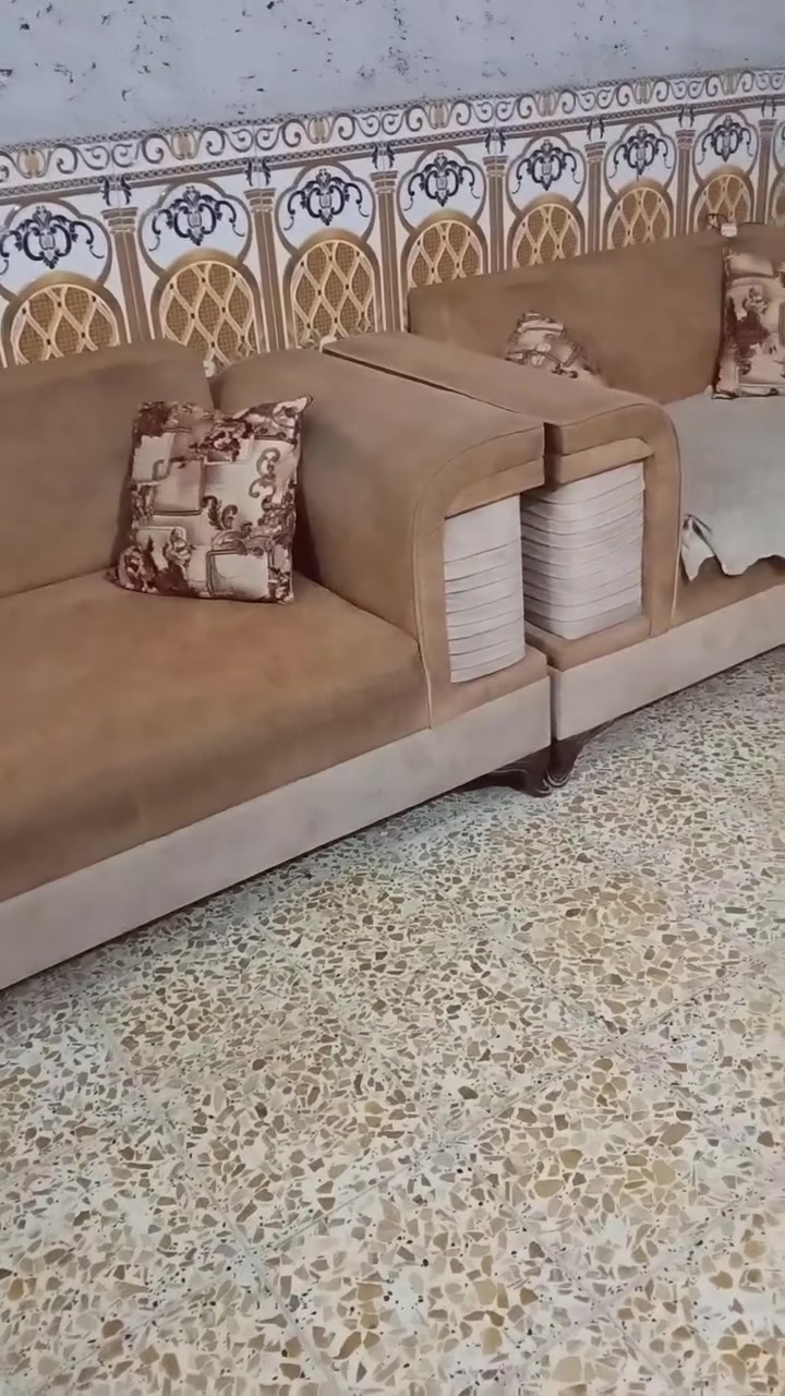 السلام عليكم ورحمه الله وبركاته شلونكم عندي تخم تركي نضيف للبيع السعر 600الف وبي مجال العنوان كاطون الرازي قرب شارع المختارابو رباح قرب جامع الانبياء والاستفسار على الرقم ***********
